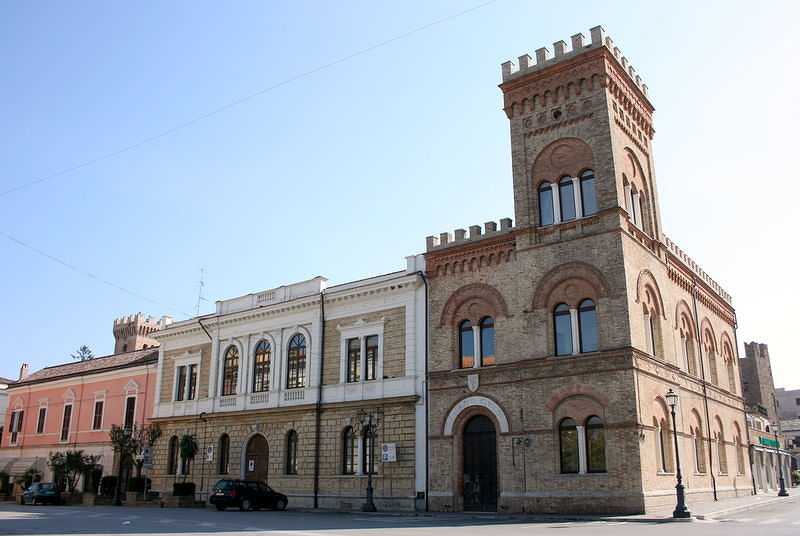 Mosciano Sant’Angelo. I Consiglieri Camaioni e Rossi depositano mozione con richiesta di scioglimento di Forza Nuova