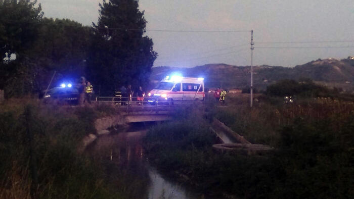 Marche. Spinetoli: muore a tre anni cadendo in un canale