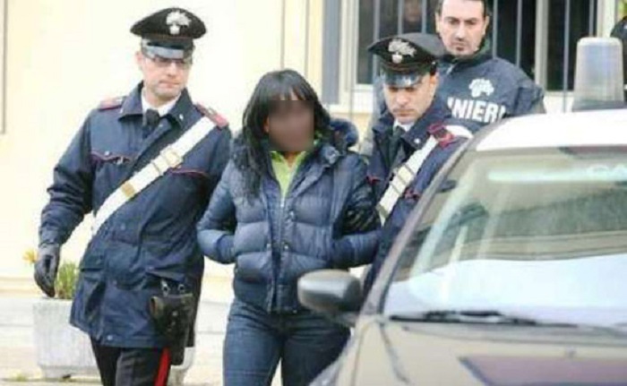 ARRESTO-DONNA