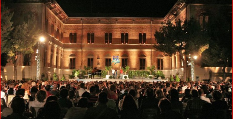 Cabaret-Amore-Mio-dal-sito-del-Comune-di-Grottammare-780x400