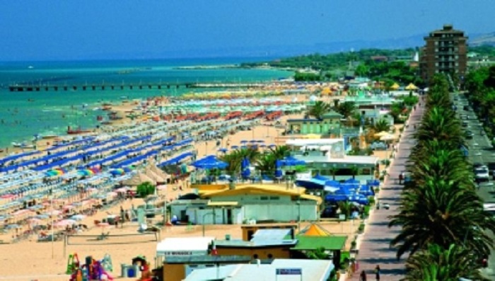 Roseto_degli_abruzzi_panoramica_estiva__