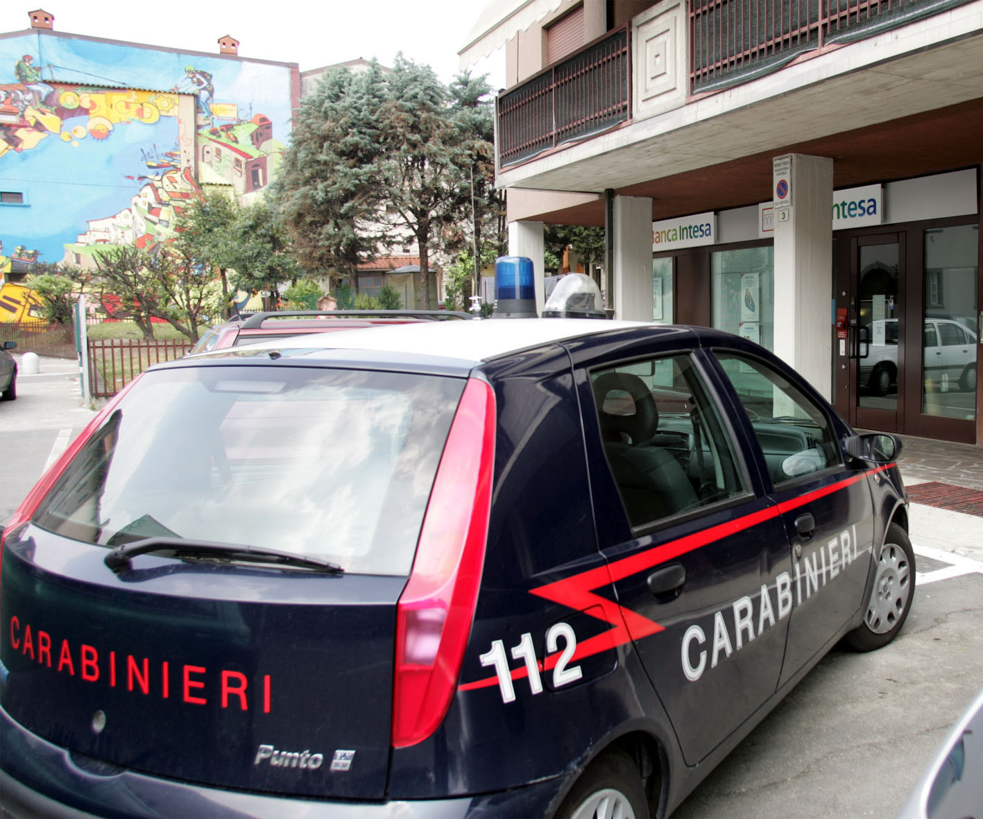 carabinieri_auto2