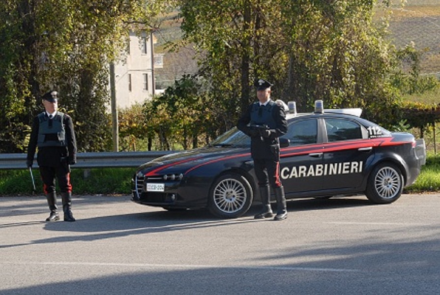 carabinieri_auto_ch