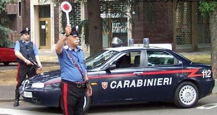 carabinieri_fermano_macchina