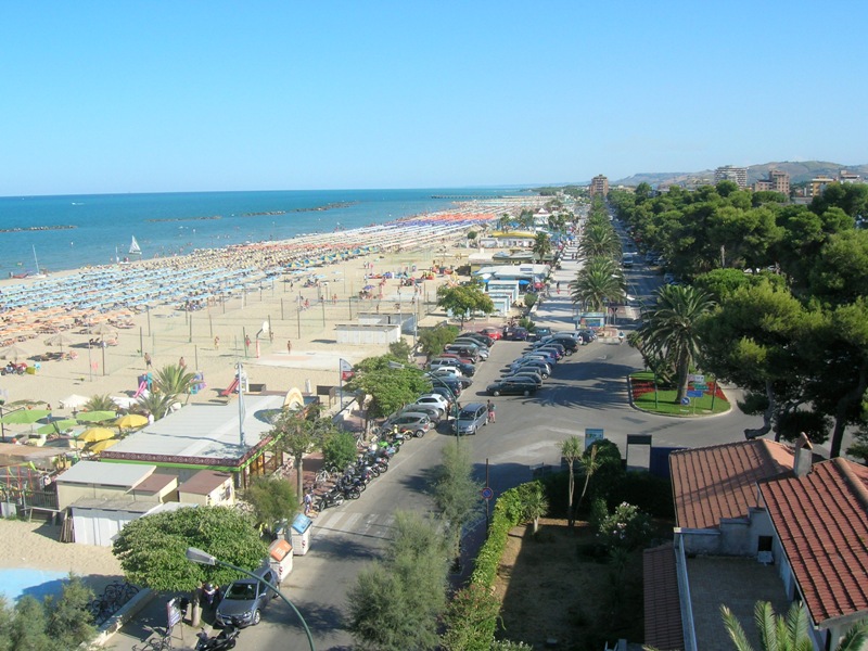 eMooh_rot916-panorama-lungomare